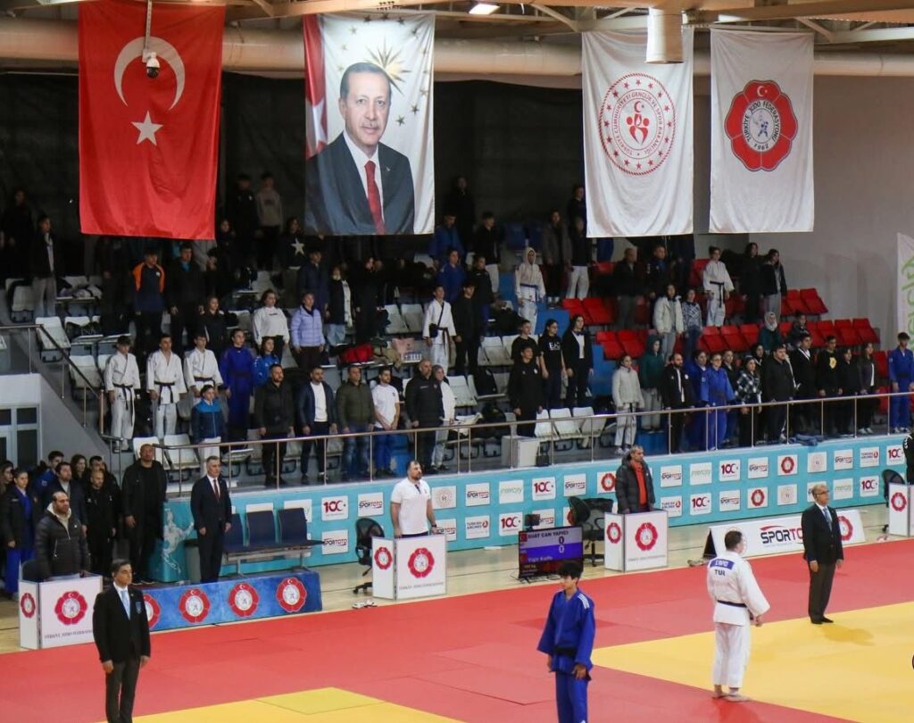 TÜRKİYE JUDO ŞAMPİYONASI DEVAM EDİYOR