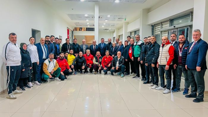 KARATE İL TEMSİLCİLERİ İLE İSTİŞARE TOPLANTISI YAPILDI