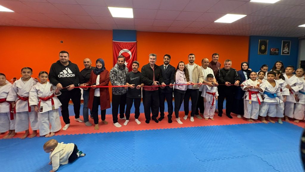 Kayaoğlu Karate Spor Kulübü Denizli’de Gururla Açıldı: Spor Camiasından Büyük Destek!
