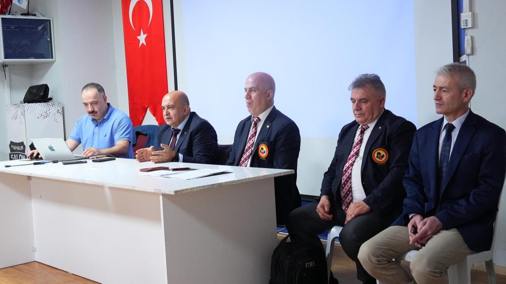 MİLLİ TAKIM, DUYGUYLA DEĞİL SİSTEMLE KURULUR