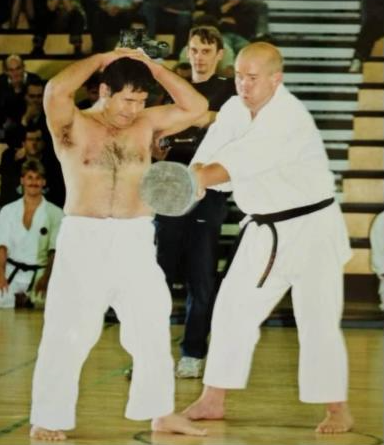 Shihan Higaonna (10. Dan) ve Sensei George Andrews (9.Dan)
