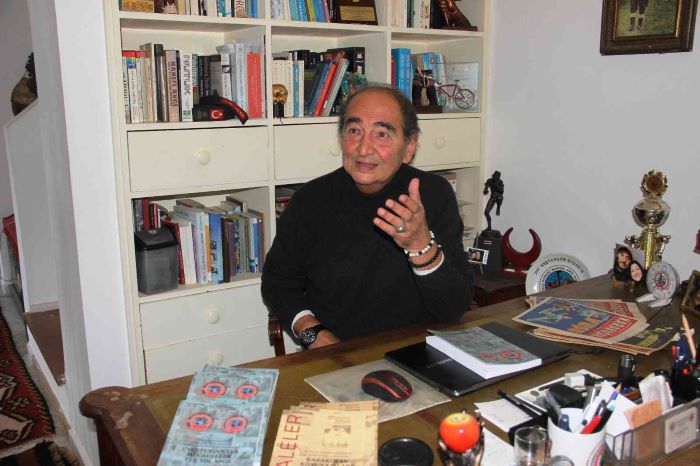 Kaya Muzaffer Ilıcak hocamıza Allah’tan rahmet diliyoruz. Ruhu şad, mekanı cennet olsun.