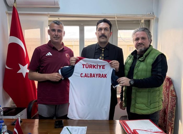 KARATE DÜNYASINDAN SAVCI ALBAYRAK’A ANLAMLI ZİYARET