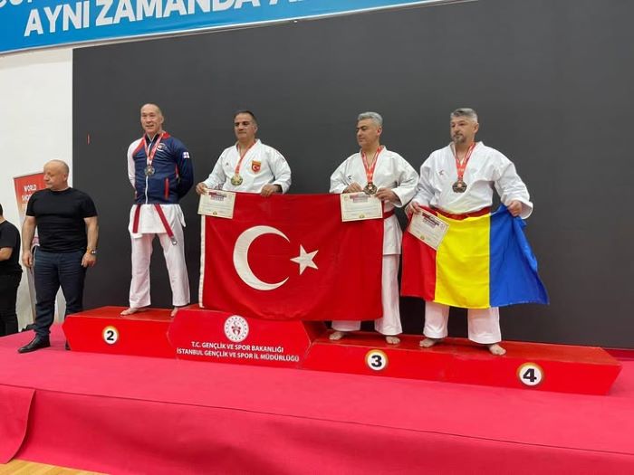 Kamil Üci, şampiyonada sergilediği üstün performansla hem Ferdi Kata hem de Takım Kata dallarında iki altın madalyanın sahibi oldu.