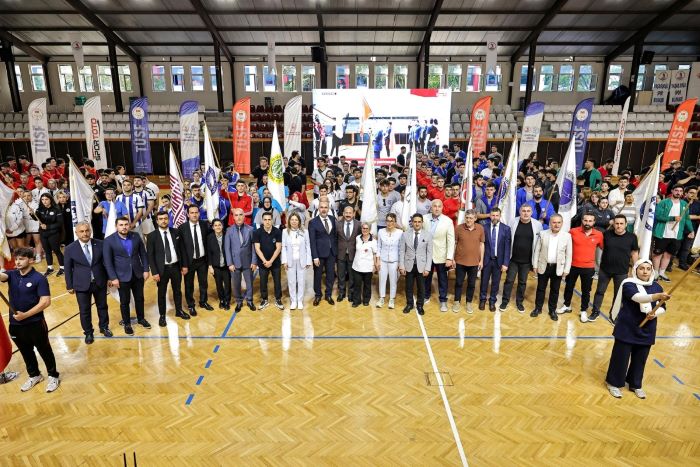 Türkmen, Türkiye’nin farklı bölgelerinden gelen genç sporcuların aynı platformda buluşmasının üniversite sporları adına önemli bir kazanım olduğunu ifade etti.