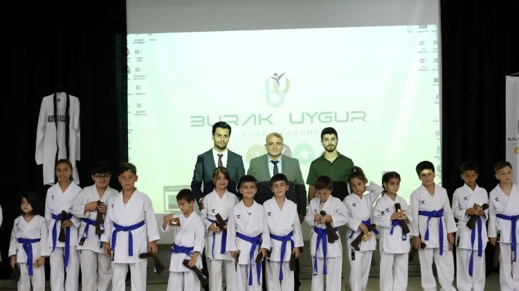 Ercüment Taşdemir: "Çocuklarımızı tabletlerin ve telefonların başından kaldırıp spor salonlarına getirebildiğimiz ölçüde geleceğimizi güvence altına almış oluruz."
