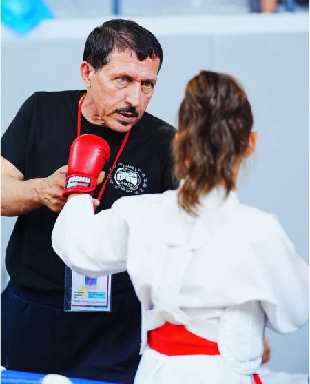 Her öğrenci hocası çok değerlidir. Hocaya verilebilecek vefa ve takdir, bir en anlamlı teşekkürlerden biridir.