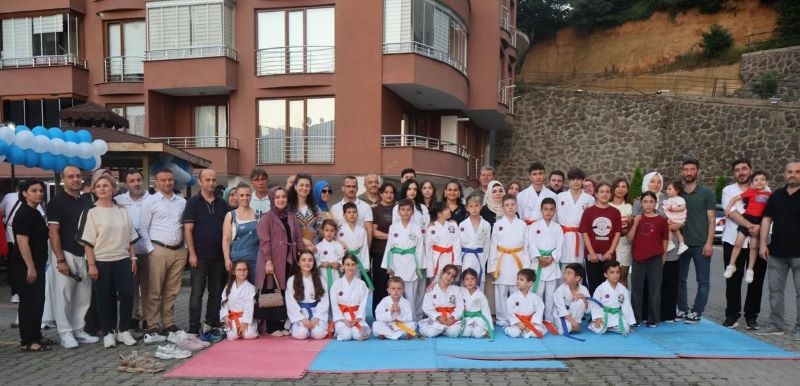 1461 Fight Club’ün Çukurçayır Mahallesi’nde hizmete açılan yeni karate salonu, düzenlenen törenle hizmete girdi.