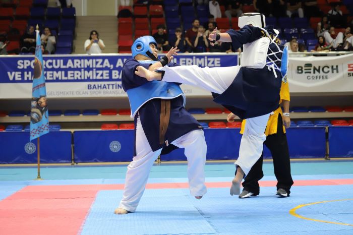 13 ilden 22 kulübün katıldığı organizasyonda 346 sporcu mücadele etti.